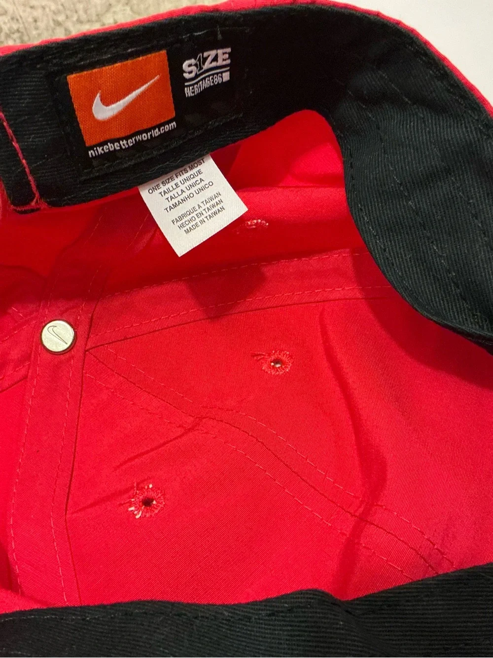 Nike Red Men’s Baseball Cap with Silver Swoosh